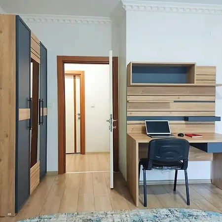 Merkez'de Esyali Studyo Daire *